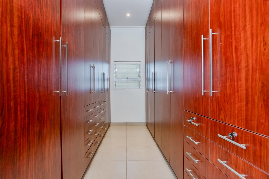 To Let 4 Bedroom Property for Rent in Val De Vie Estate Western Cape
